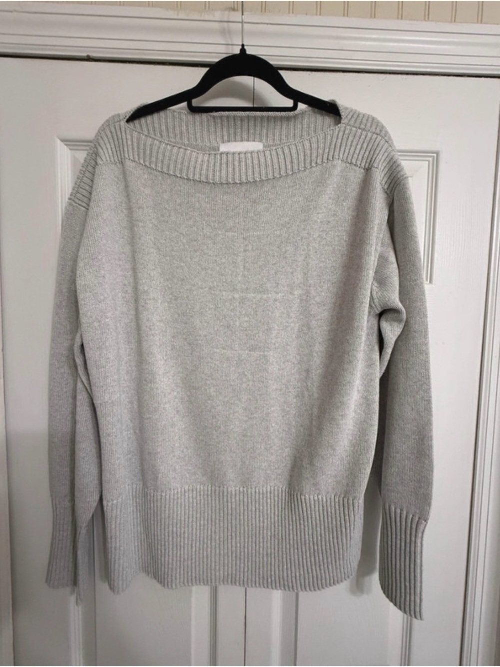 Women's Light Gray Ribbed-Trim Scoop Neck Sweater